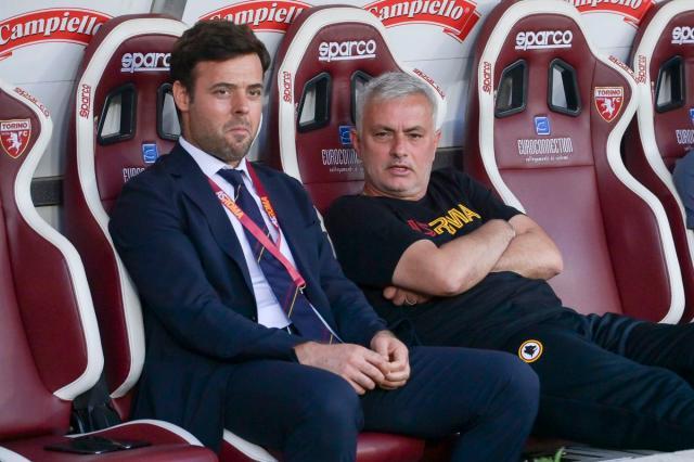 1662090949900099518.jpg 1398348489.0.jpg